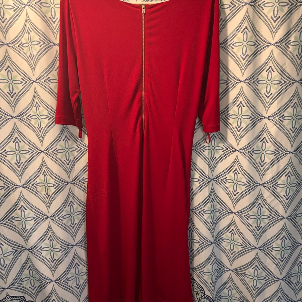 TAHARI ARTHUR LEVINE Elegant Red Dress w/ BEAUTIFUL Side Gathering Gold Buckle - Picture 5 of 6